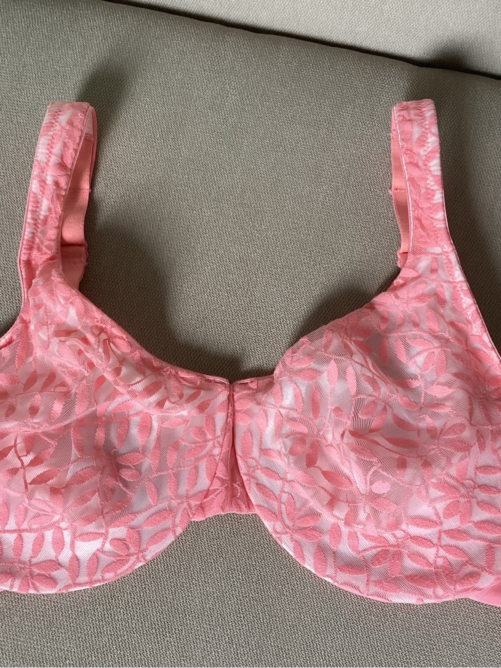 Olga Pink Floral Lace Underwire Bra. Style 35519.